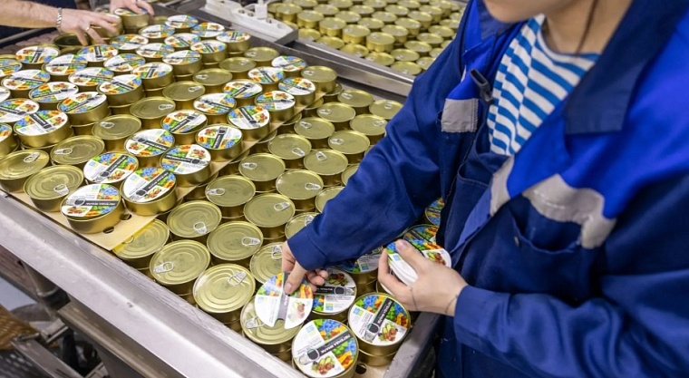 Салехардский комбинат поставил в Казахстан пробную партию рыбных консервов