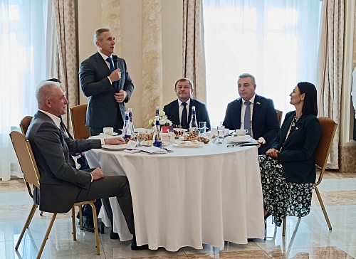 Александр Моор: Сильные бизнес-сообщества - основа формирования инвестиционного климата