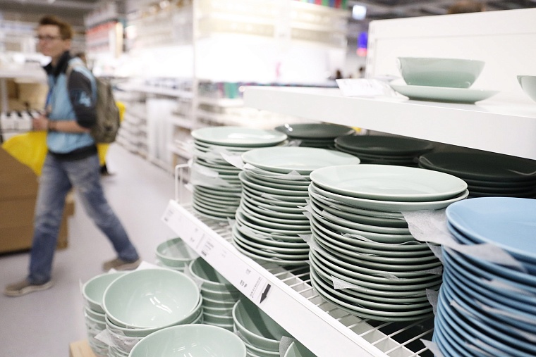 Тапочки, постельное белье и полотенца: где купить икеевские товары в России