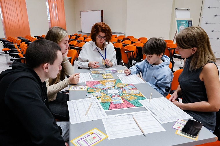 Бумажная копейка и банкнота в 1 млрд рублей - тюменцам рассказали об истории денег в России