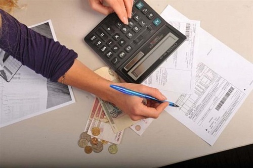 Тюменцам рассказали, почему выросли суммы в платежках за квартиру