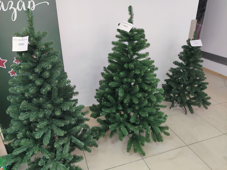 «Елки-2022». Где и почем в Тюмени искусственные символы Нового года