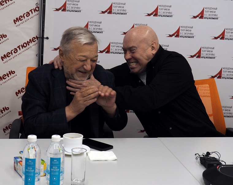 Виктор Сухоруков в Тюмени выйдет на сцену в шляпе Данилы Багрова из "Брата 2"