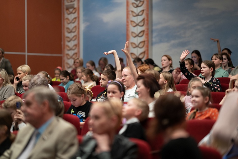 В Нижневартовске с успехом прошел спектакль Тюменского театра кукол