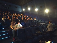 Тюменские учителя и школьники обсудили в кинотеатре новый фильм "Выйти из группы"