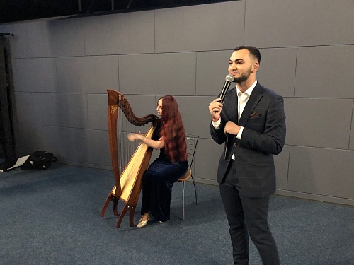 Тюменцы посмотрели на себя «в винном отражении»