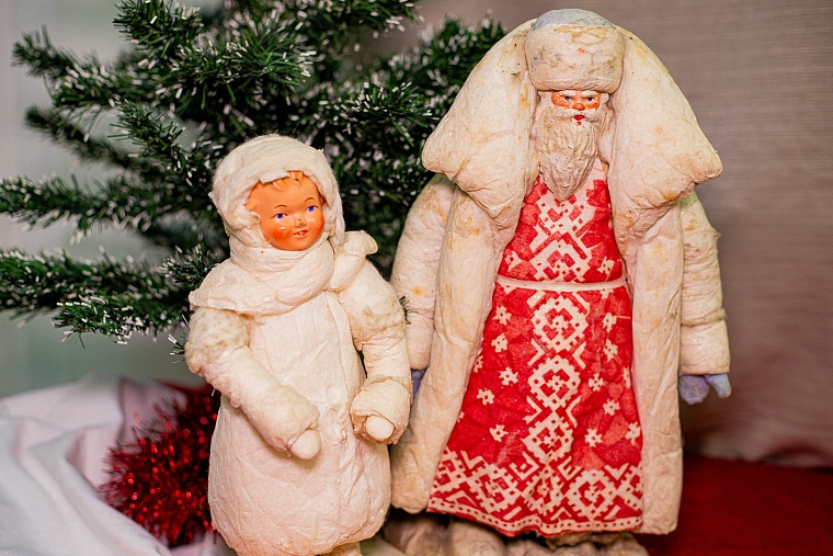 Вата, стекло, картон: какие игрушки висели на елках тюменцев в прошлом веке?