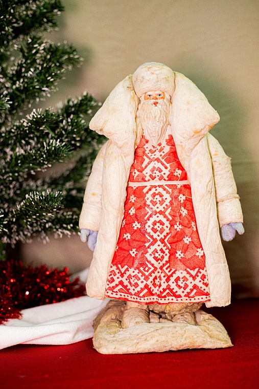 Вата, стекло, картон: какие игрушки висели на елках тюменцев в прошлом веке?