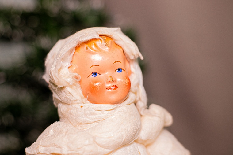 Вата, стекло, картон: какие игрушки висели на елках тюменцев в прошлом веке?