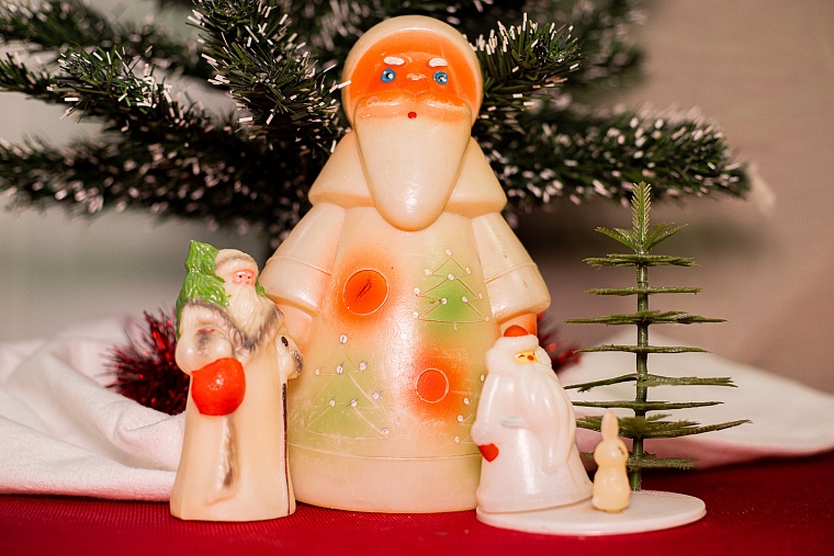 Вата, стекло, картон: какие игрушки висели на елках тюменцев в прошлом веке?