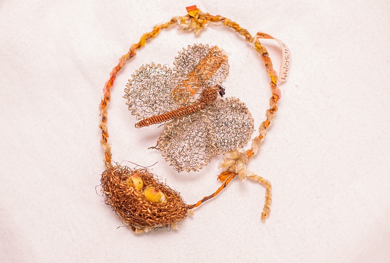 Вата, стекло, картон: какие игрушки висели на елках тюменцев в прошлом веке?