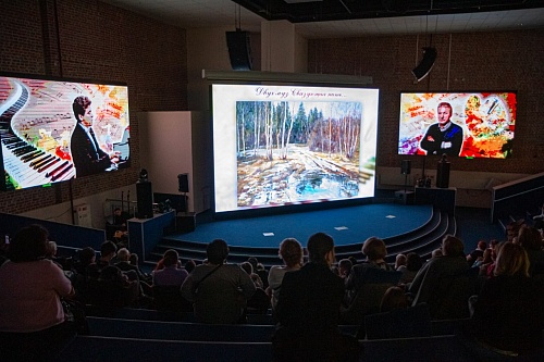 Проект "Двух муз связующая нить" объединил творчество народного художника и народного артиста