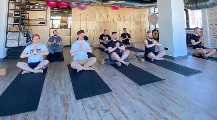 Афиша на уик-энд: квартирник "Первомай", модное шоу и первые речные прогулки