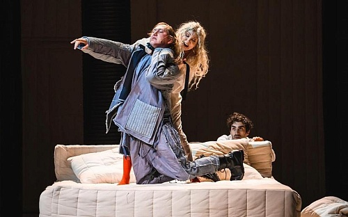 Тюменцев впечатлила жуткая барыня из Перми