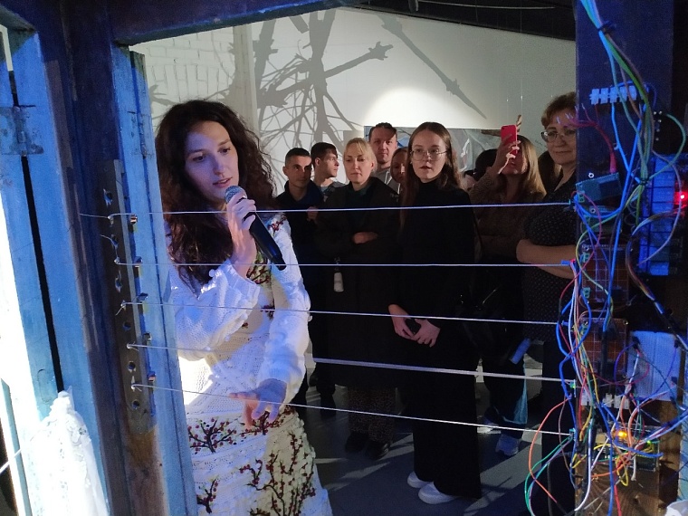 Попадаешь в мир грез: необычная выставка открылась в «Конторе пароходства»