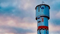 Художники превратили водонапорную башню в Пурпе в ракету
