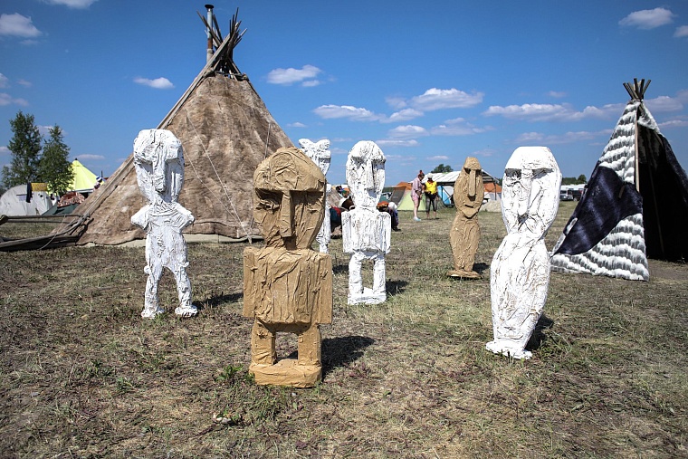 Этнофестиваль “Небо и Земля”: в пыли, в огне, на солнцепеке