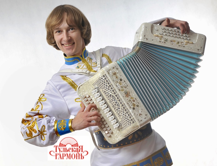 В Тюменской облдуме пройдет встреча с известным гармонистом Павлом Ухановым