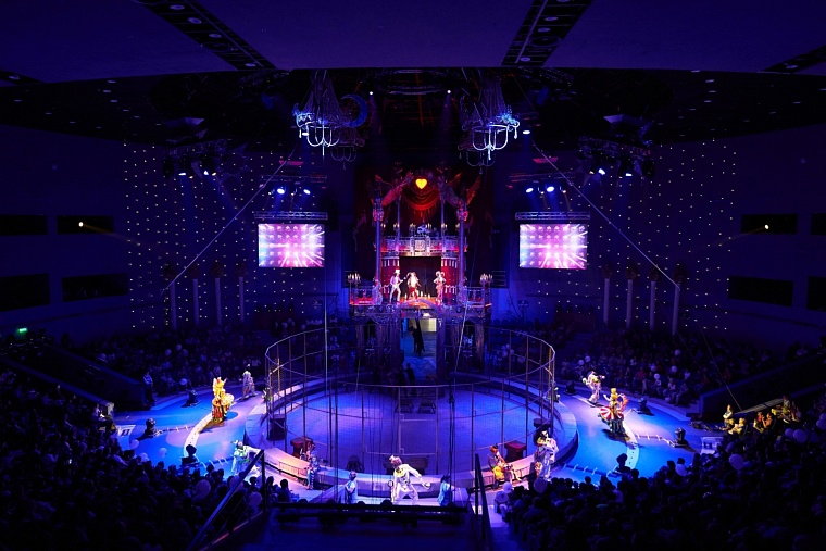 Афиша на уик-энд: широкая Масленица, женские портреты и концерт Чумакова