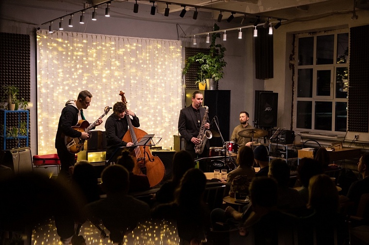 Афиша на уик-энд: лекция по генеалогии, гитарник у костра и другой взгляд на Тюмень