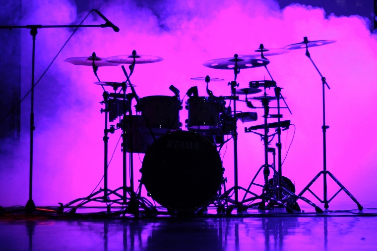 Тюменец через суд вернул деньги за перенесенный в связи с пандемией концерт Томаса Андерса