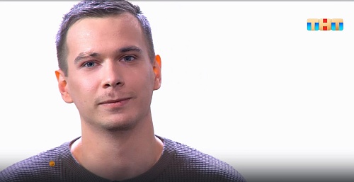 Максим Щербаков из Тюменской области победил в шоу "Конфетка" с песней про трусы