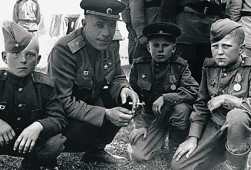 Тюменские школьники могут пополнить "Летопись сердец"