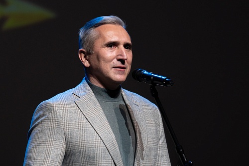 Александр Моор пожелал "Папаше в бегах" отличного проката