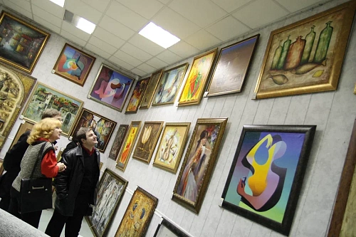 Тюменцам показали интерактивный спектакль на тему соседства