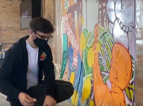 Художник с мировым именем провел в Тюмени арт-перформанс