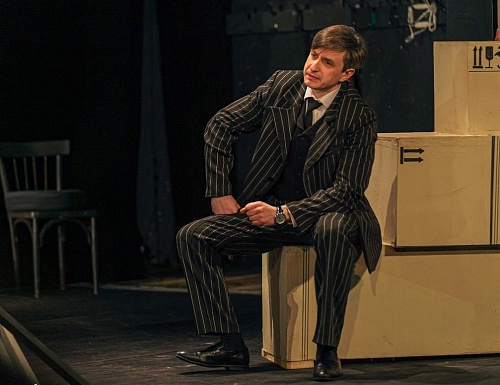 Новый главреж Тобольского драмтеатра доиграет сезон в Тюмени