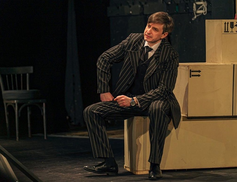 Новый главреж Тобольского драмтеатра доиграет сезон в Тюмени