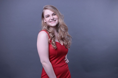 Тюменка Ольга Антипова примет участие в новом музыкальном шоу перевоплощений «Ярче звёзд»