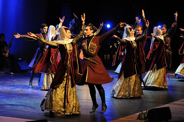 Афиша на уик-энд: "Теплые коты", Тюмень советская и дискотека 2000-х