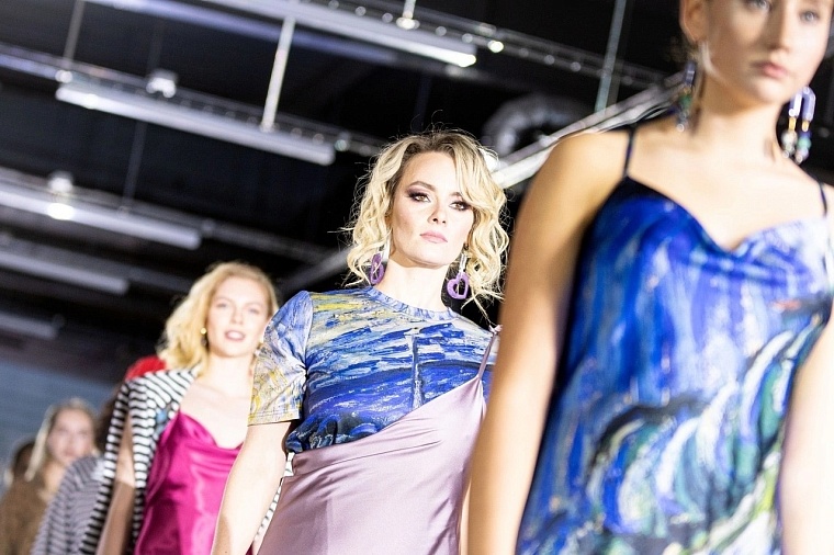 Афиша на уик-энд: идем на модный показ, отмечаем День леса и меряемся мускулами