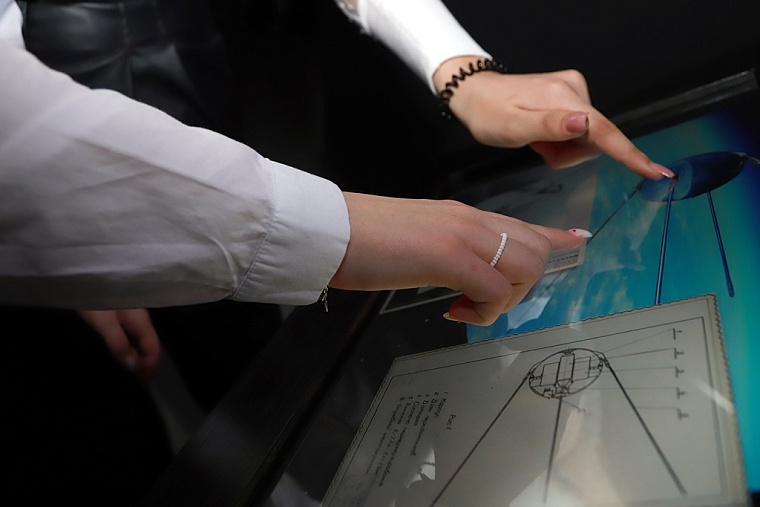 Кто сказал: “Поехали!”? В Тюмени открыли мультимедийную выставку про космос