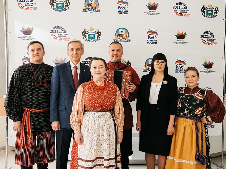 Гармонистка "Золотой десятки" Лия Брагина выступила в Заводоуковске