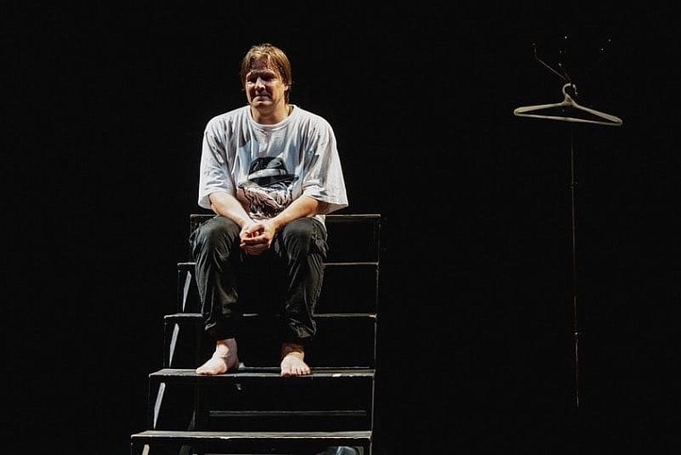 «Пара, но я»: в Тюменском драмтеатре представили авторский моноспектакль