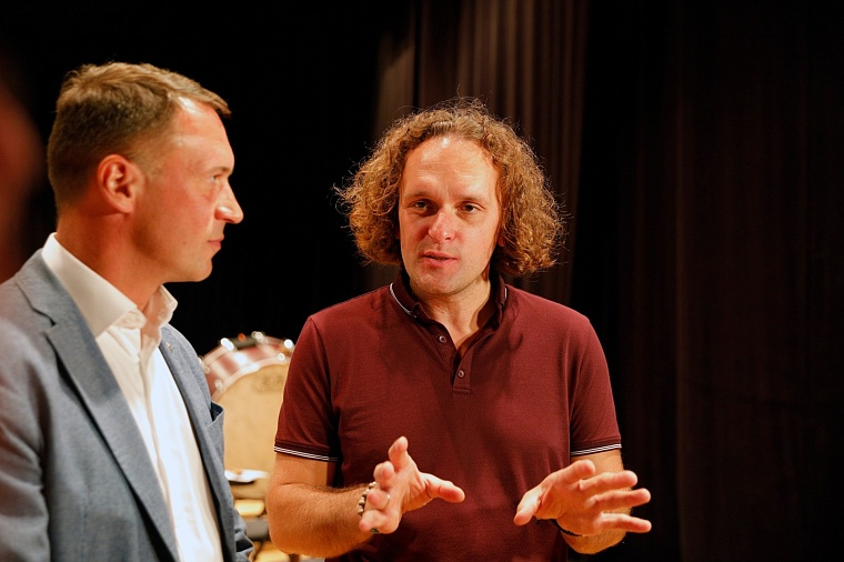 Тюменский оркестр готовит для горожан уникальный концерт с балалайками и буги-вуги