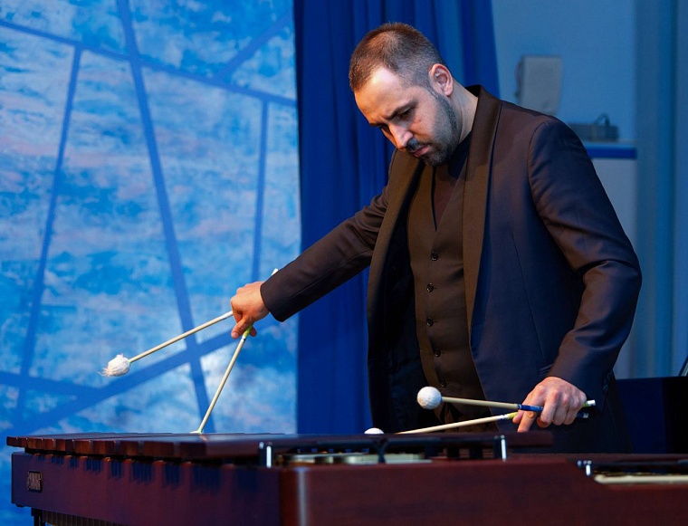 Пианист Юрий Розум провел мастер-классы для юных музыкантов Ямала