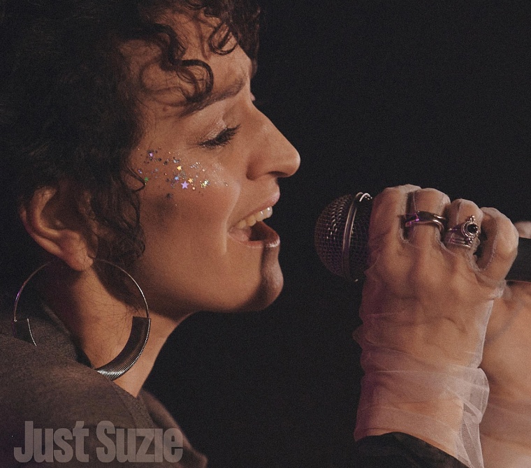 Новую песню тюменской группы Just Suzie поддержал московский лейбл MDR