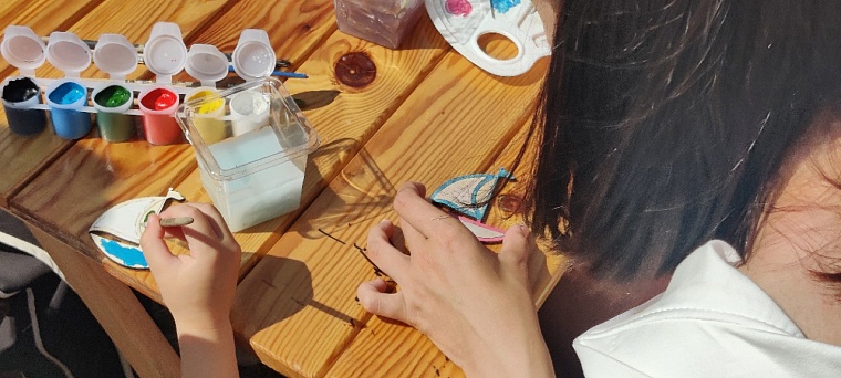 Хоот векки, Владислав Петрович. В сквере Крапивина вспоминают Командора