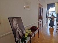 Маэстро Шароеву в Тюменской филармонии установили памятный знак