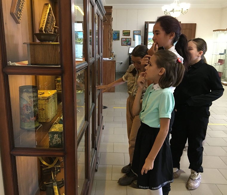 В Ялуторовском музее гостей встречают с выдумкой и радушием