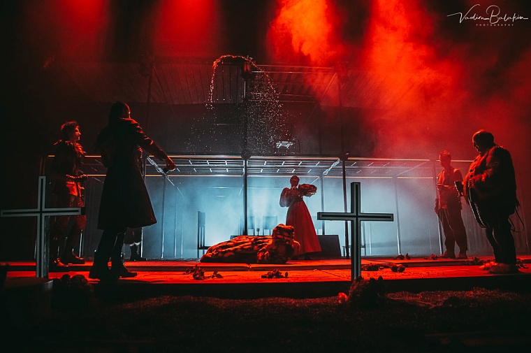 «Ричард III» в Тюменском драмтеатре - с великой пьесы Шекспира сняли бремя веков