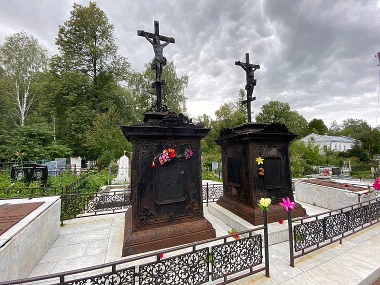 На Завальном кладбище в Тобольске отреставрируют известные могилы