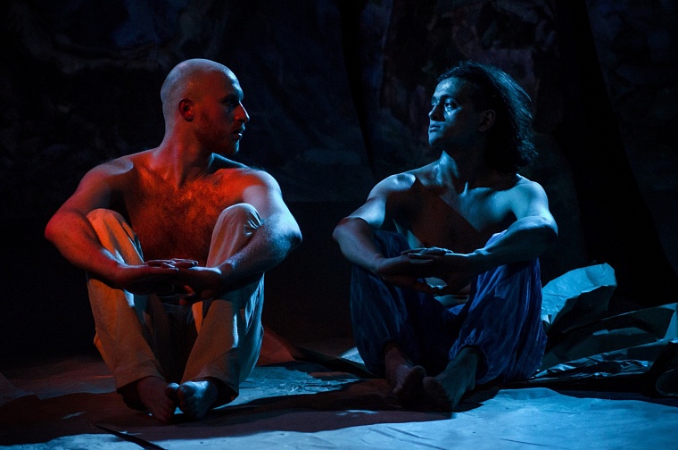 Афиша на уик-энд: валяем цыпленка, катаемся на старых тачках и ужинаем в светском кругу