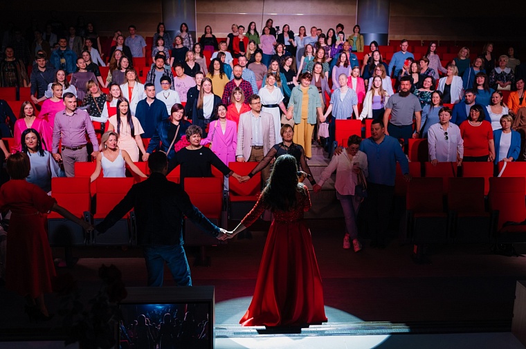 За душевной атмосферой встреч с Ольгой Гапеевой люди готовы ехать за тысячи километров