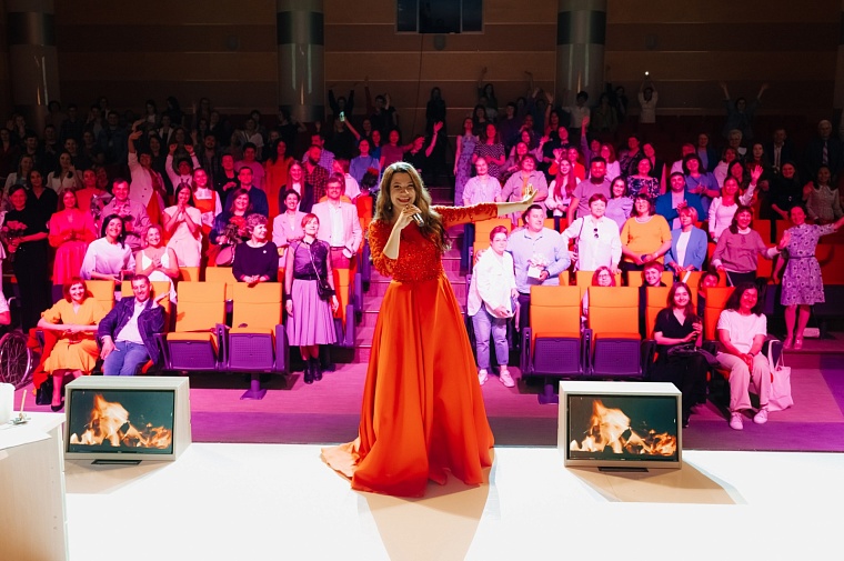 За душевной атмосферой встреч с Ольгой Гапеевой люди готовы ехать за тысячи километров