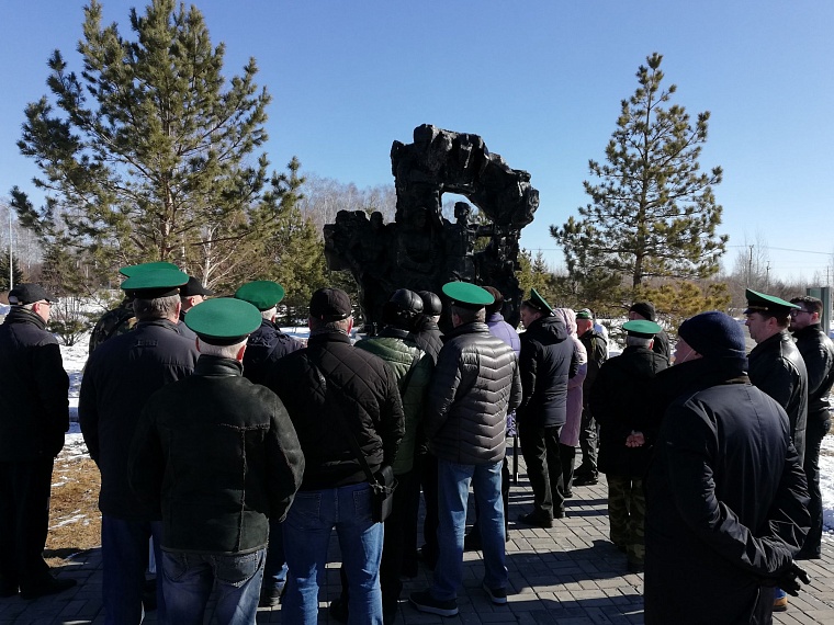 Спортивная зона, площадки для отдыха, полевая кухня: в Тюмени ветеранам представили, как может быть благоустроен сквер Пограничников